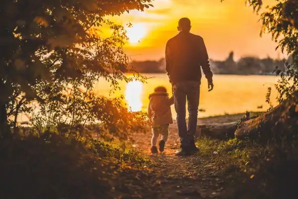image of dad and child - parental alienation Plymouth